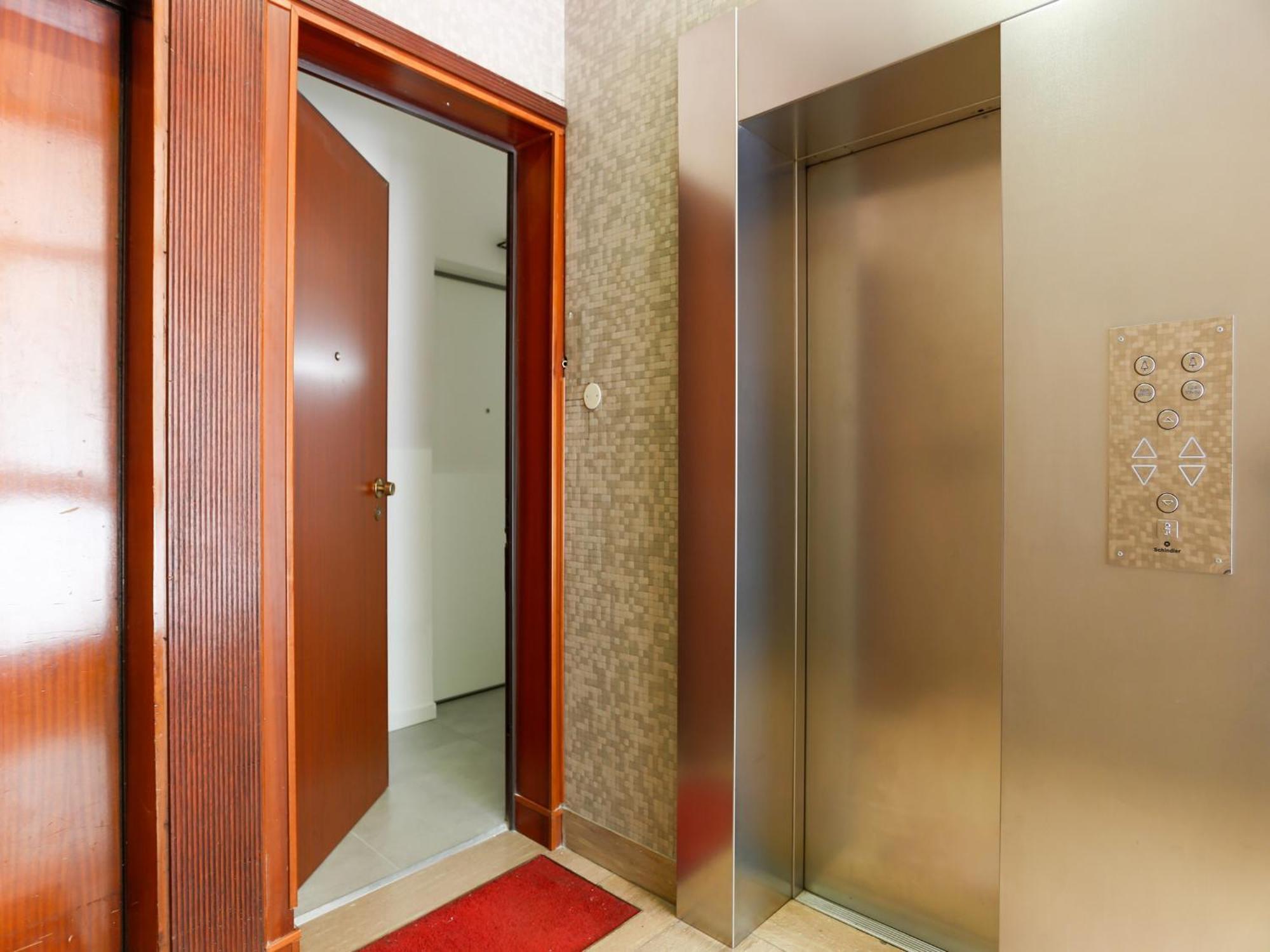 The Best Rent - Modern One Bedroom Apartment In San Babila Milano Eksteriør billede